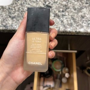 Chanel foundation